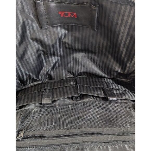 TUMI Alpha Expandable Large Leather Briefcase  Laptop Messenger Shoulder Bag - Picture 11 of 16